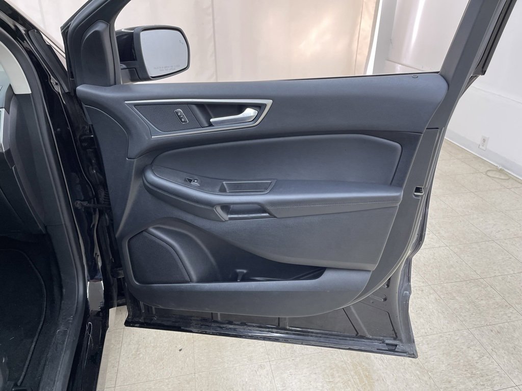 Used 2024 Ford Edge SEL image 9