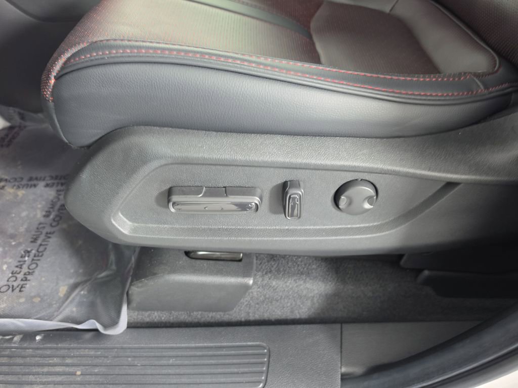 Used 2025 Honda Pilot Black Edition image 10