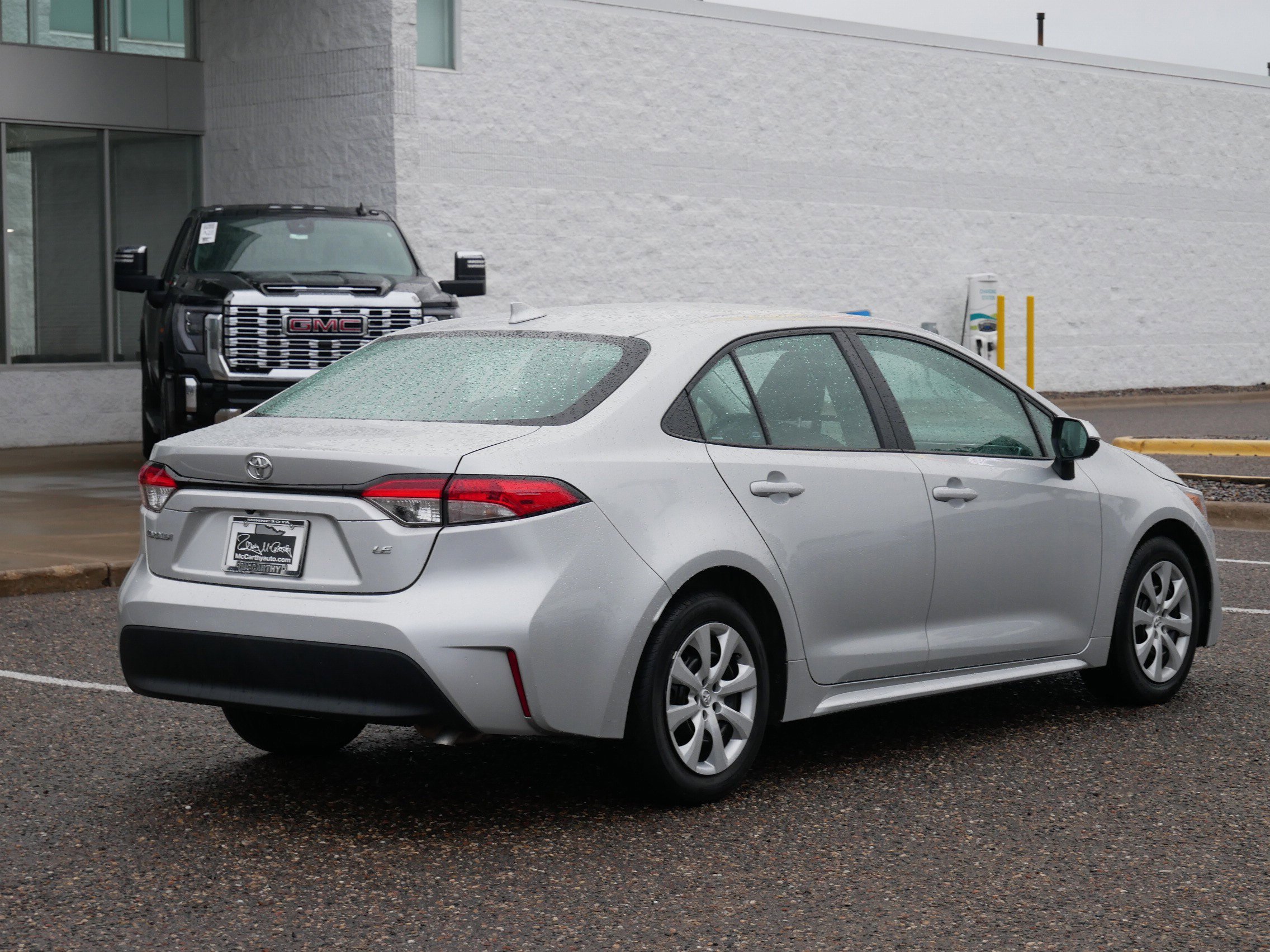 Used 2023 Toyota Corolla LE image 3