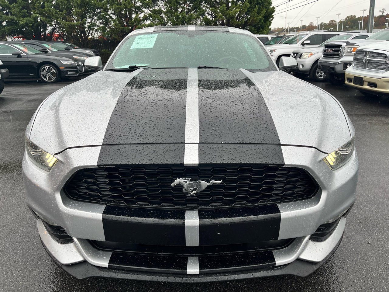 Used 2015 Ford Mustang Coupe image 2