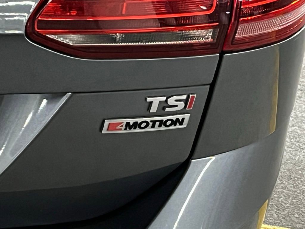 Used 2017 Volkswagen Golf S image 31