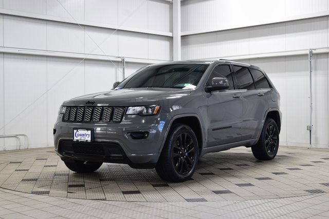 Used 2020 Jeep Grand Cherokee Altitude image 3
