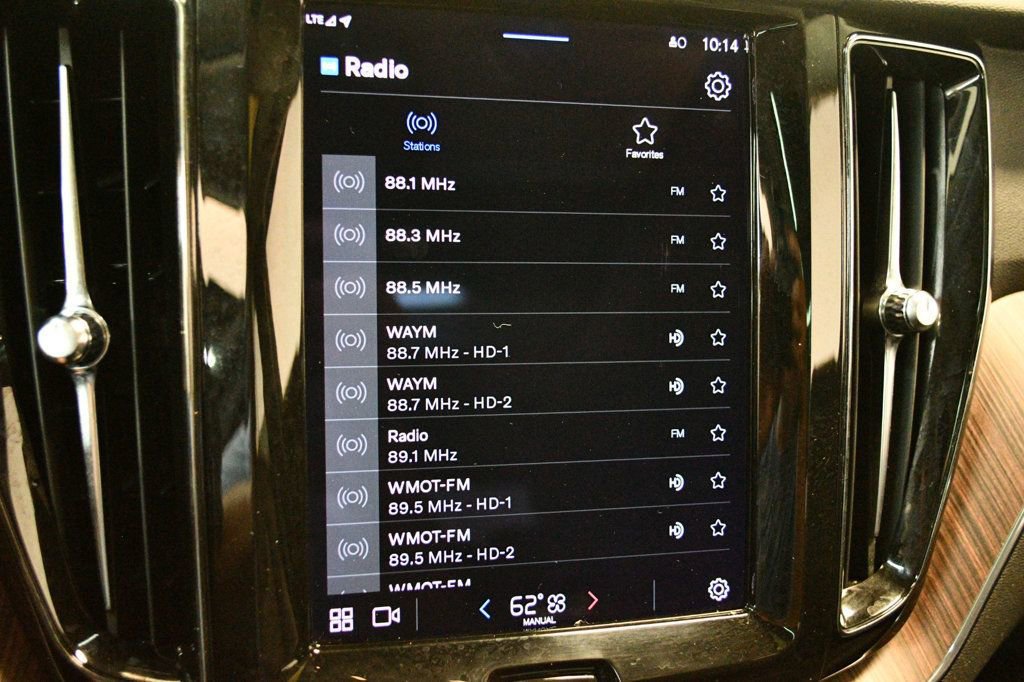 Used 2022 Volvo XC60 B5 Momentum w/ Protection Package Premier image 44