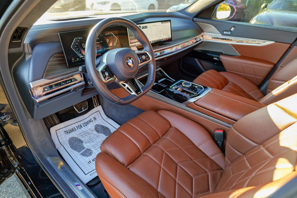 Used 2023 BMW 760i xDrive w/ Executive Package AWD/4WD image 18
