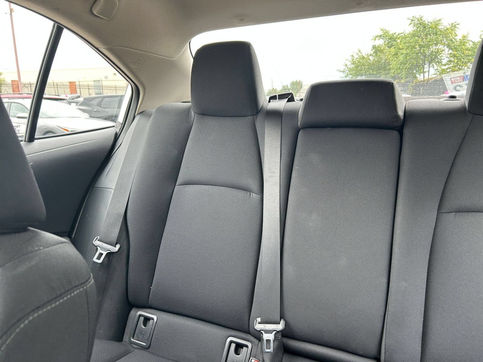 Used 2025 Toyota Corolla LE FWD image 33