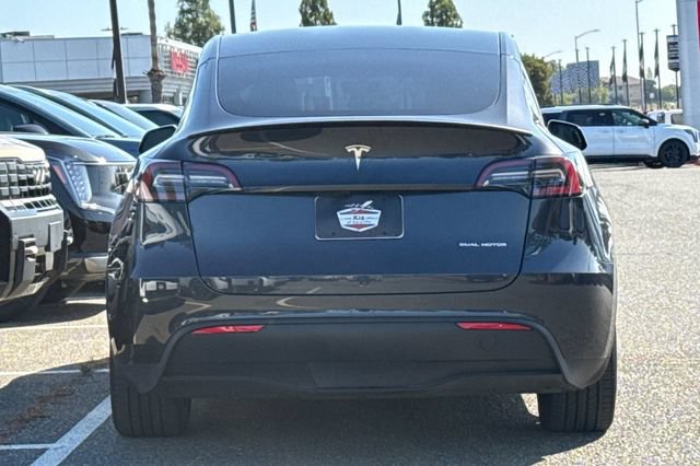 Used 2024 Tesla Model Y Long Range AWD/4WD image 8