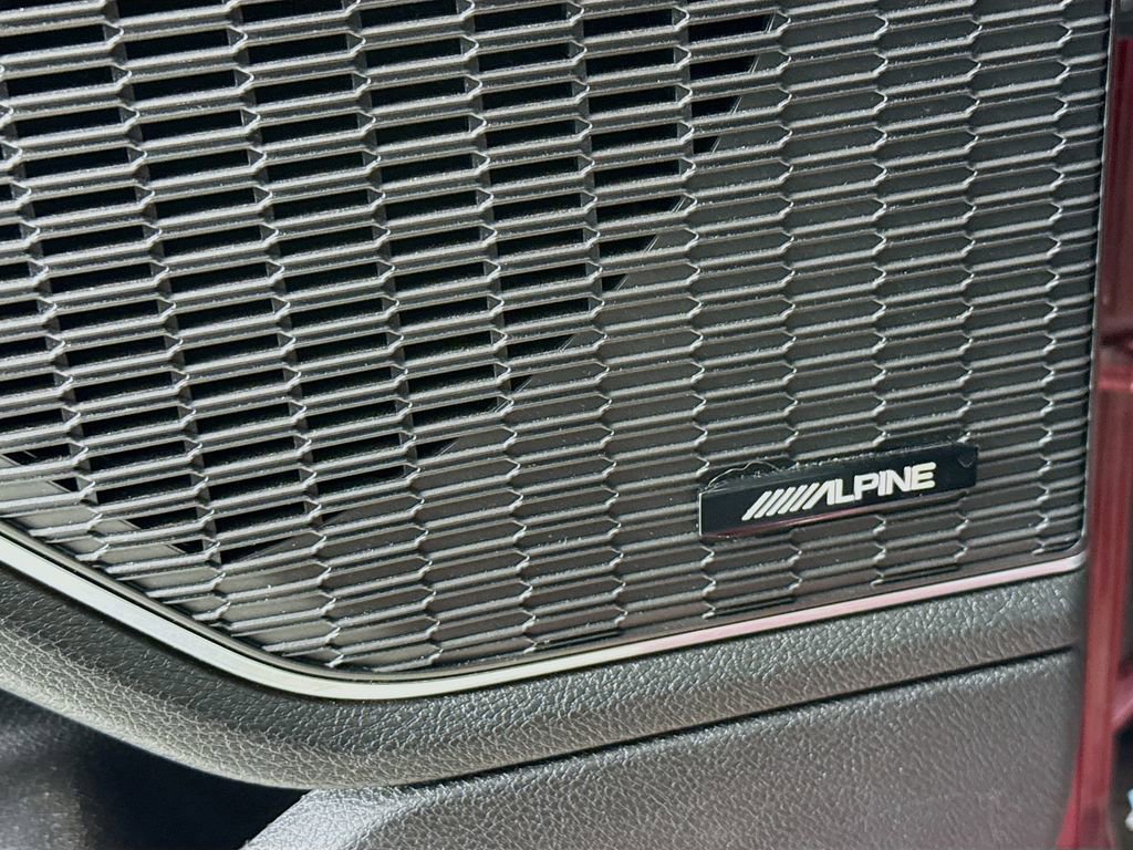 Used 2023 Jeep Grand Cherokee L Summit w/ Luxury Tech Group V image 19