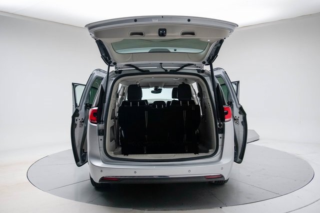 Used 2024 Chrysler Pacifica Touring-L image 22