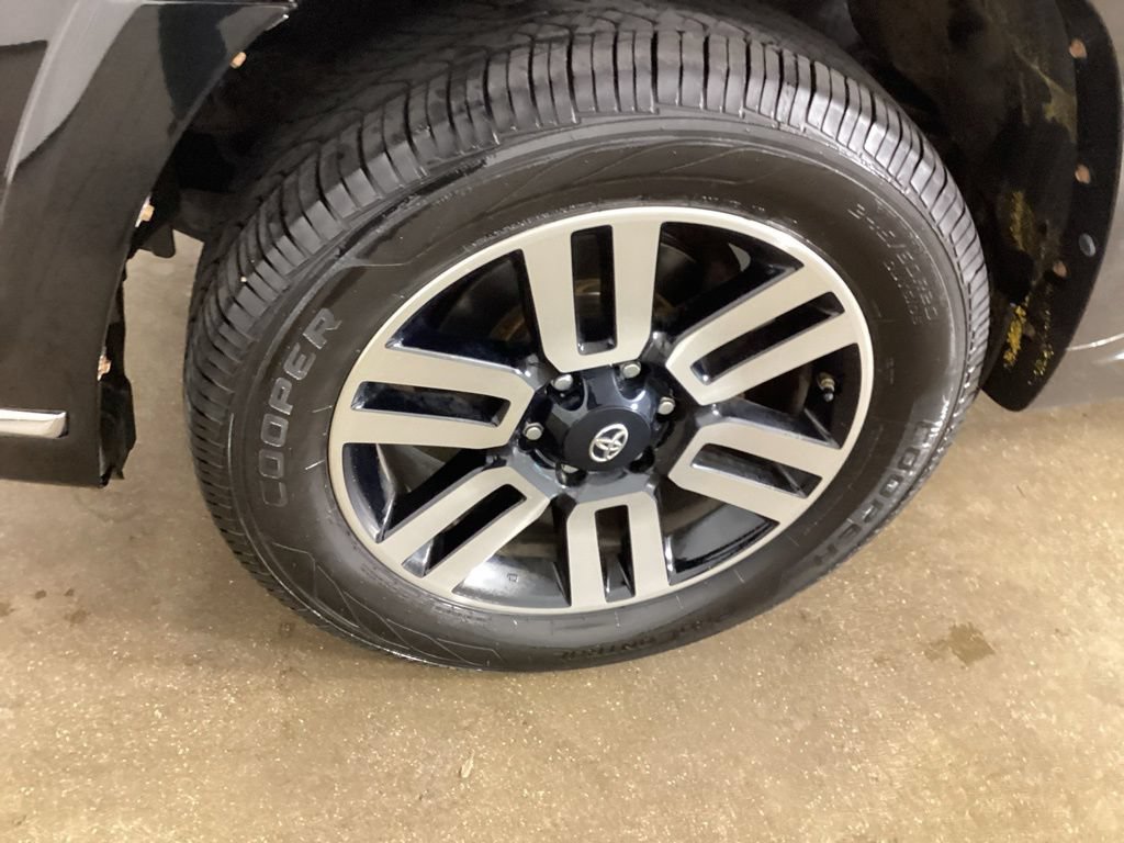 Used 2019 Toyota 4Runner Limited AWD/4WD image 31