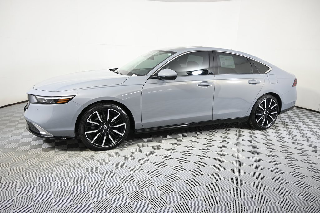 Used 2025 Honda Accord Touring image 2