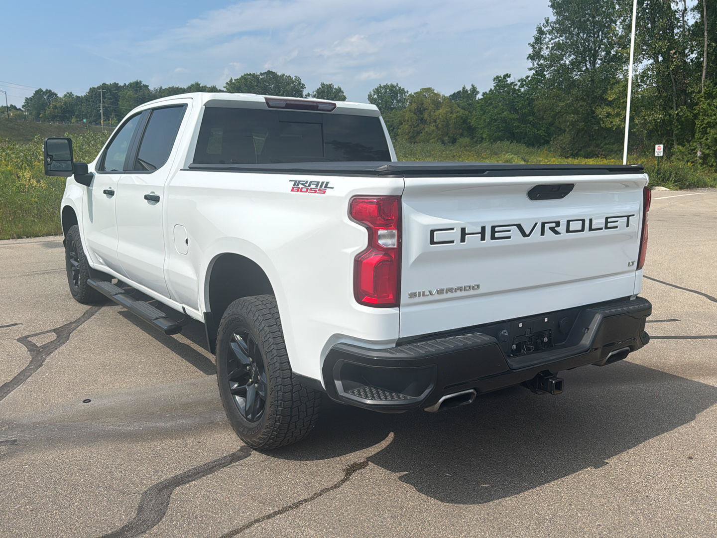 Used 2021 Chevrolet Silverado 1500 LT Trail Boss w/ Convenience Package II AWD/4WD image 3