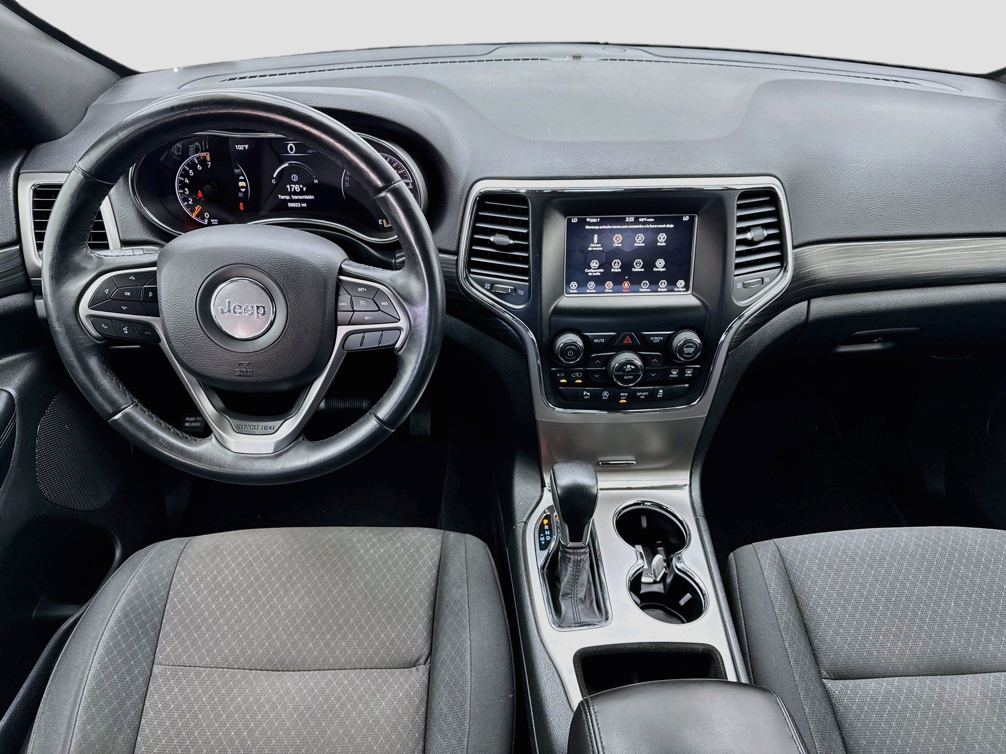 Used 2019 Jeep Grand Cherokee Laredo RWD image 14