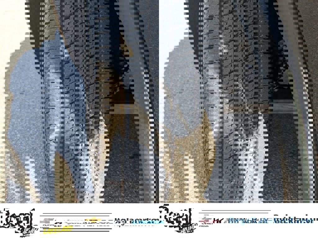 Used 2019 Dodge Durango SXT w/ 3rd Row Seating Group image 31