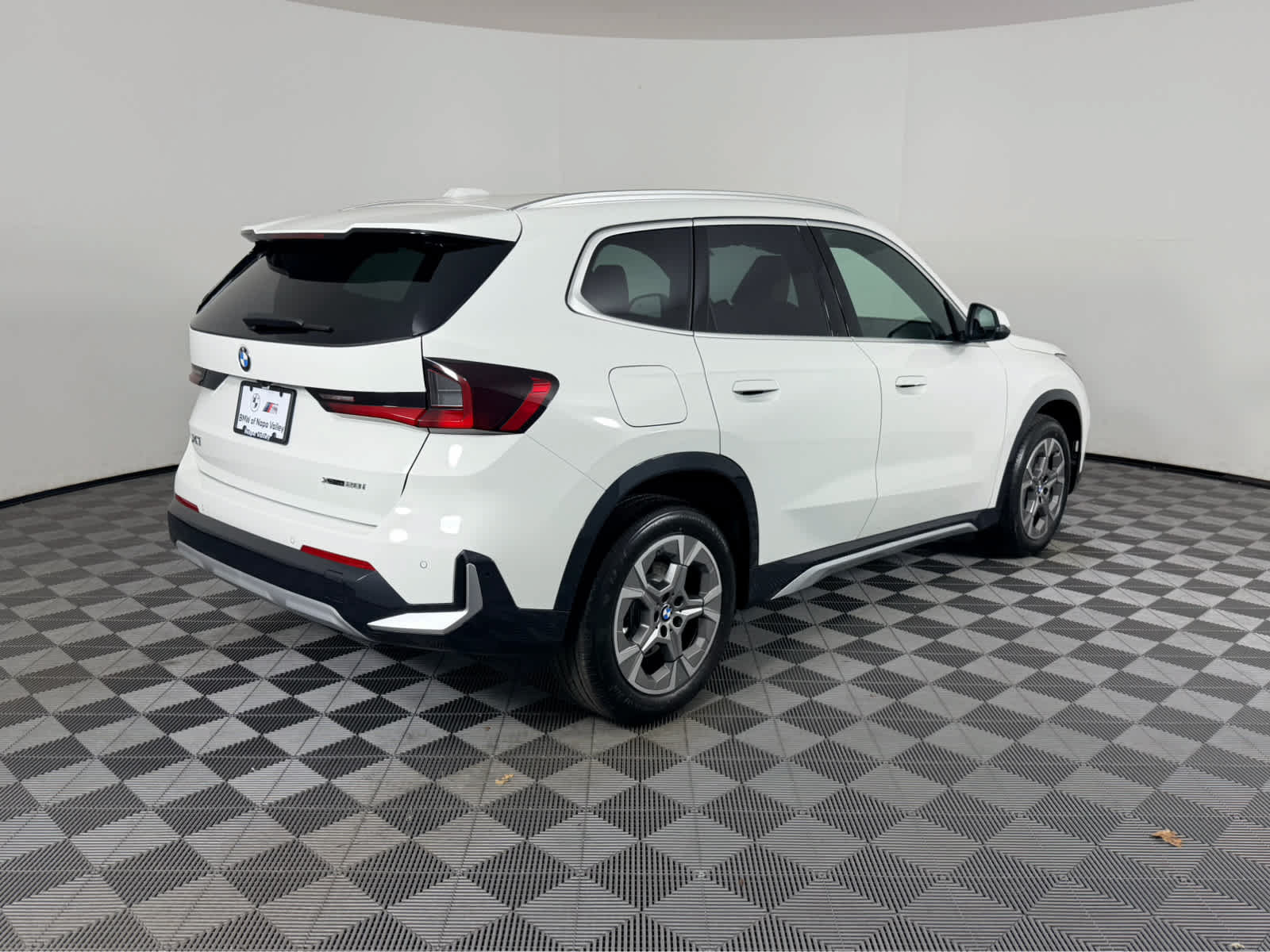 New 2027 BMW X1 xDrive28i AWD/4WD image 3