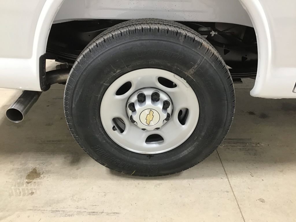 New 2025 Chevrolet Express 2500 image 28