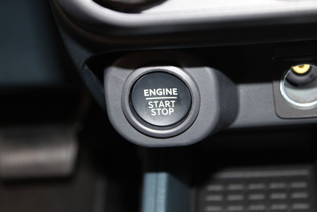 New 2025 Ford Maverick Lariat w/ Black Appearance Package image 39