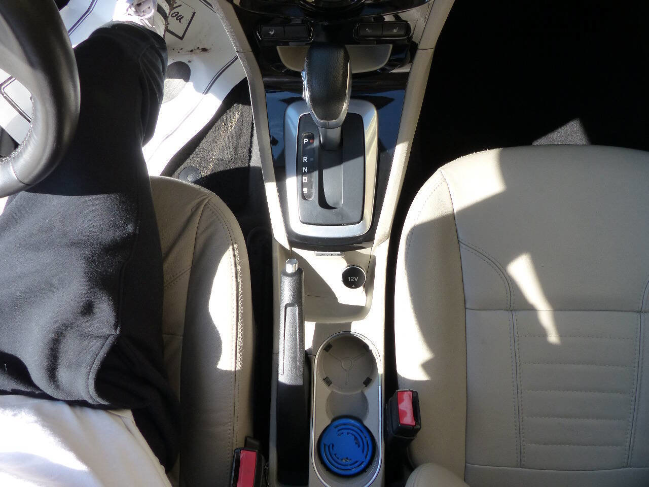Used 2016 Ford Fiesta Titanium FWD image 33