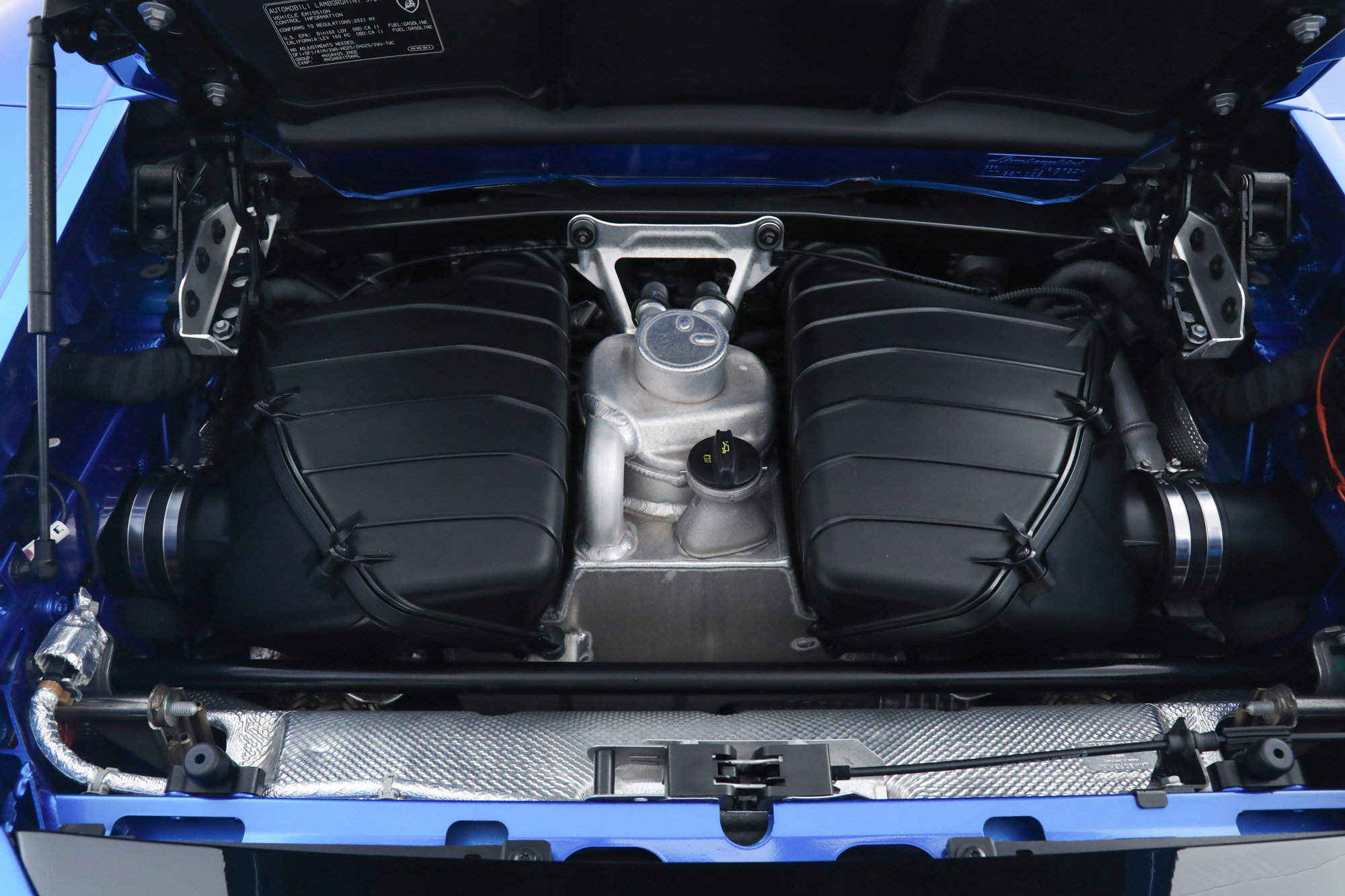 Used 2021 Lamborghini Huracan EVO RWD image 38