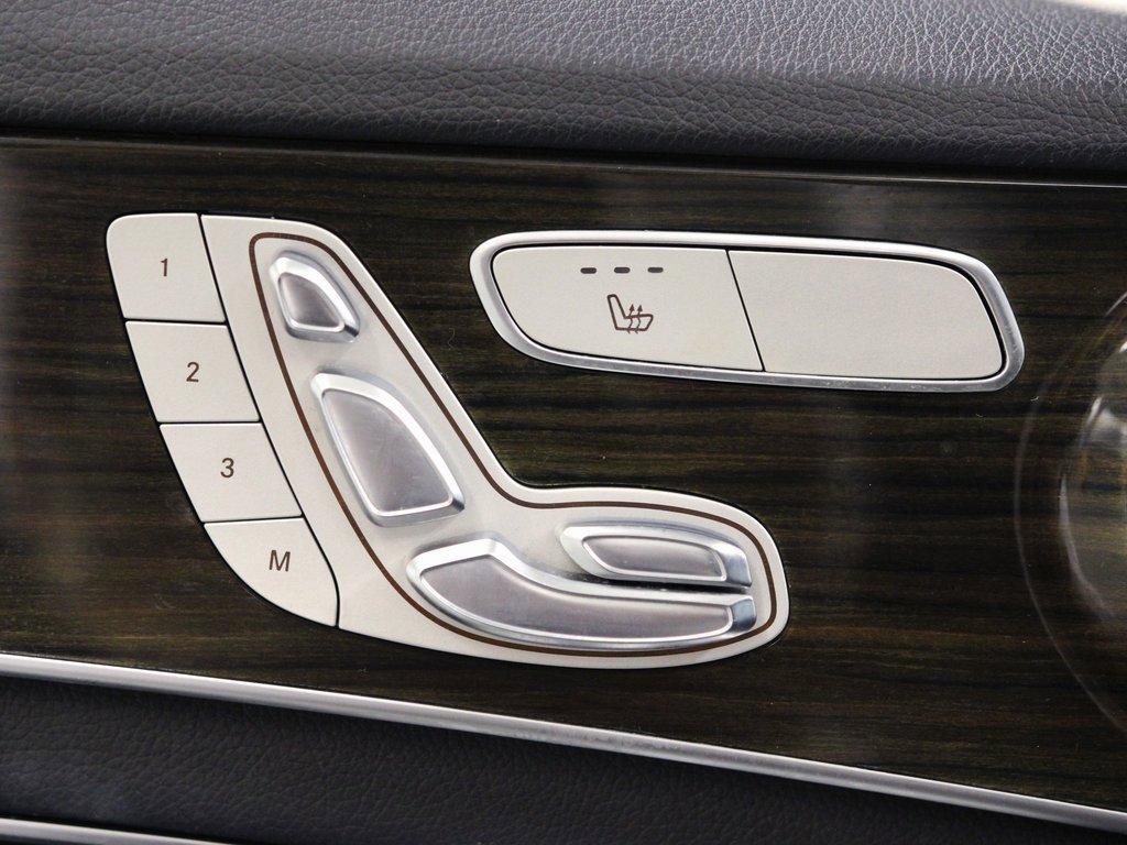 Used 2018 Mercedes-Benz C 300 4MATIC Sedan image 23