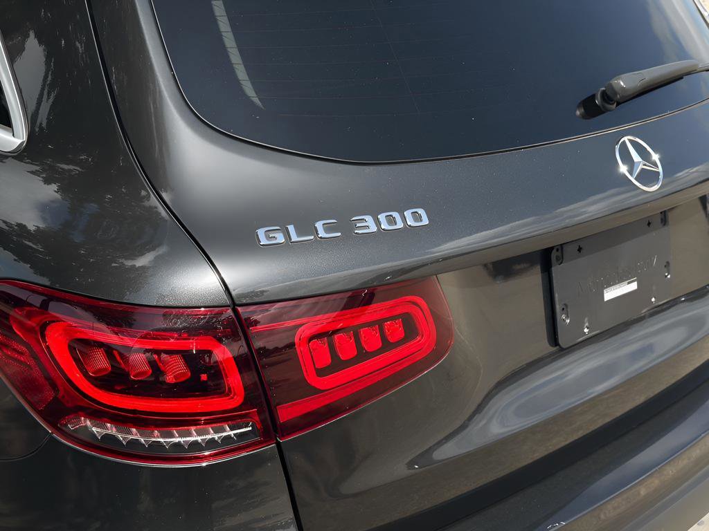 Used 2021 Mercedes-Benz GLC 300 w/ Premium Package image 31