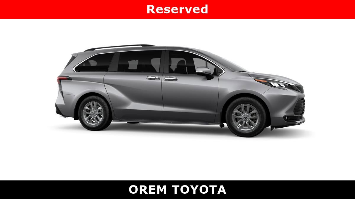 New 2026 Toyota Sienna XLE image 5
