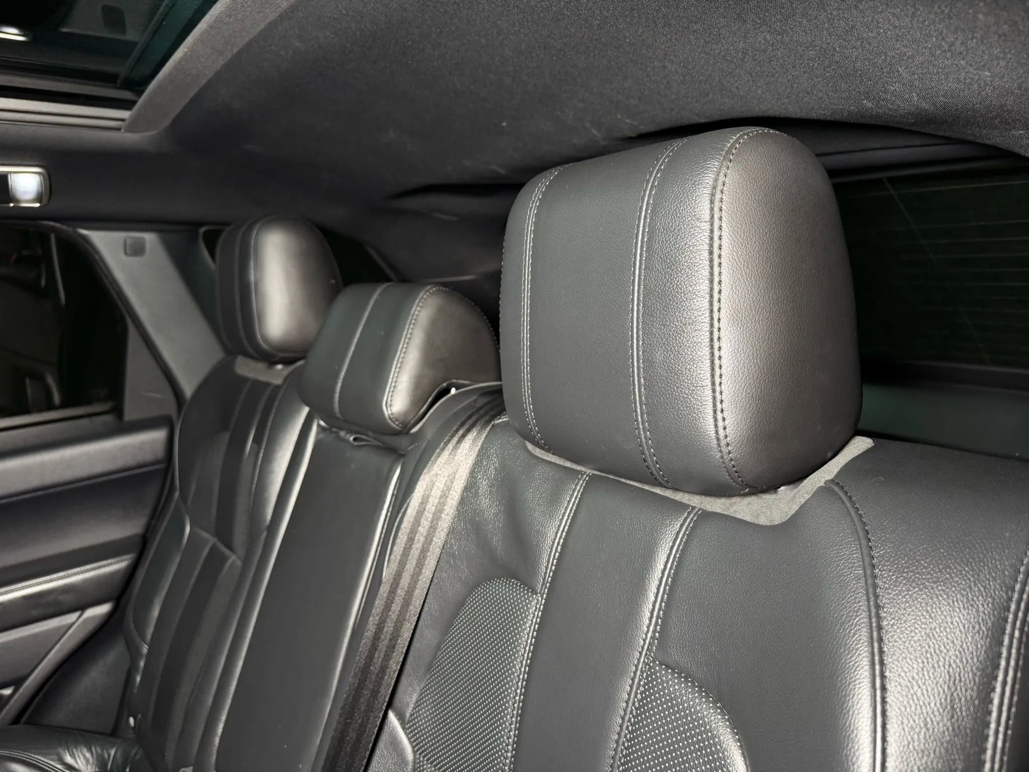 Used 2016 Land Rover Range Rover Sport SE image 25