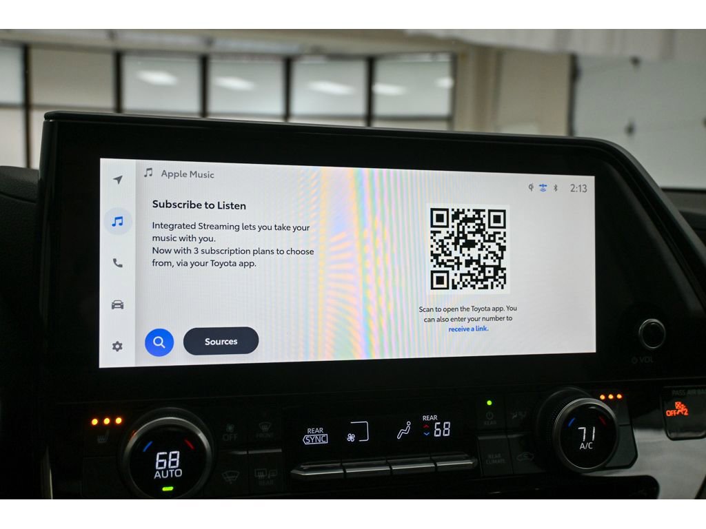 Used 2025 Toyota Highlander XLE image 50