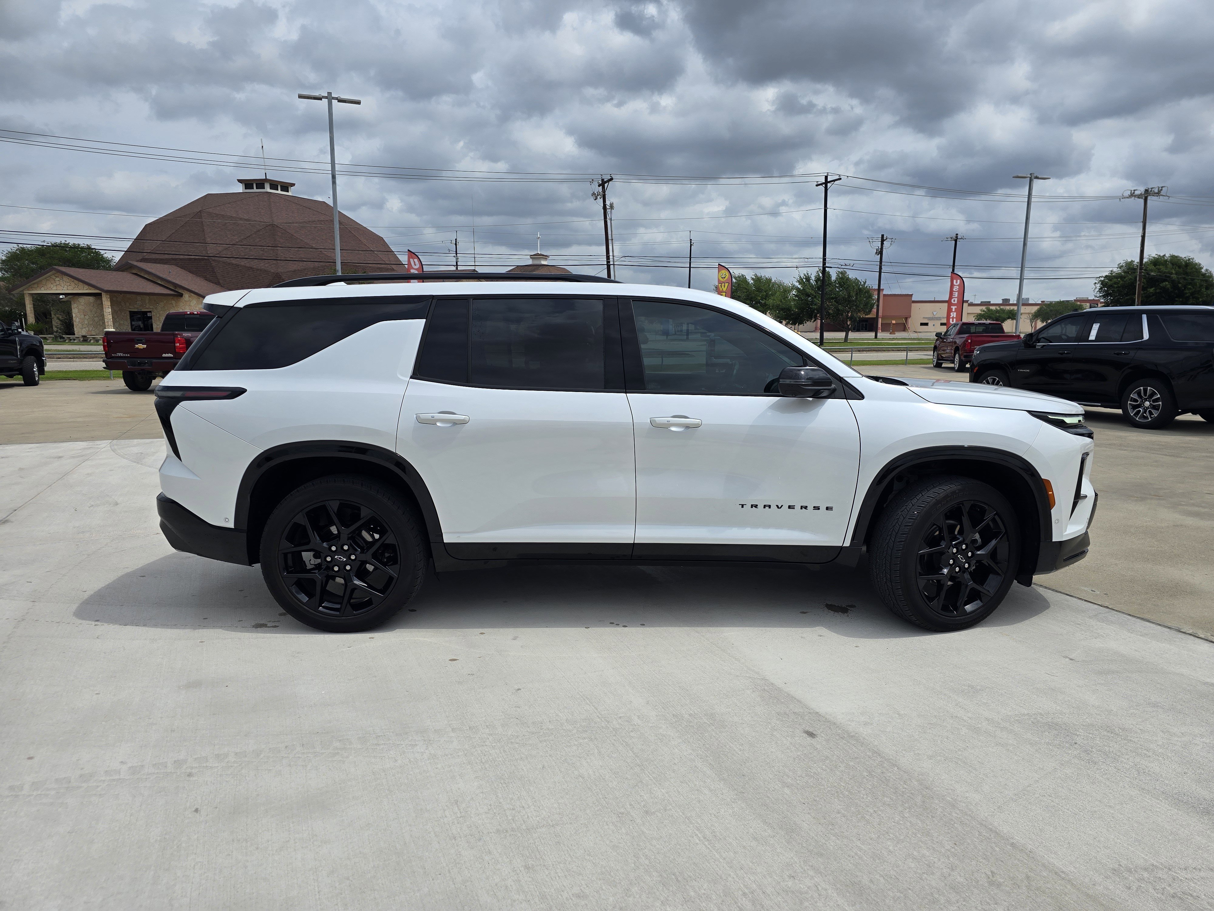 Used 2024 Chevrolet Traverse RS w/ LPO, Floor Liner Package image 2