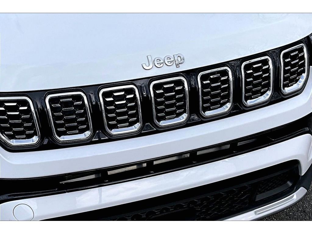 Certified 2024 Jeep Compass Limited image 32