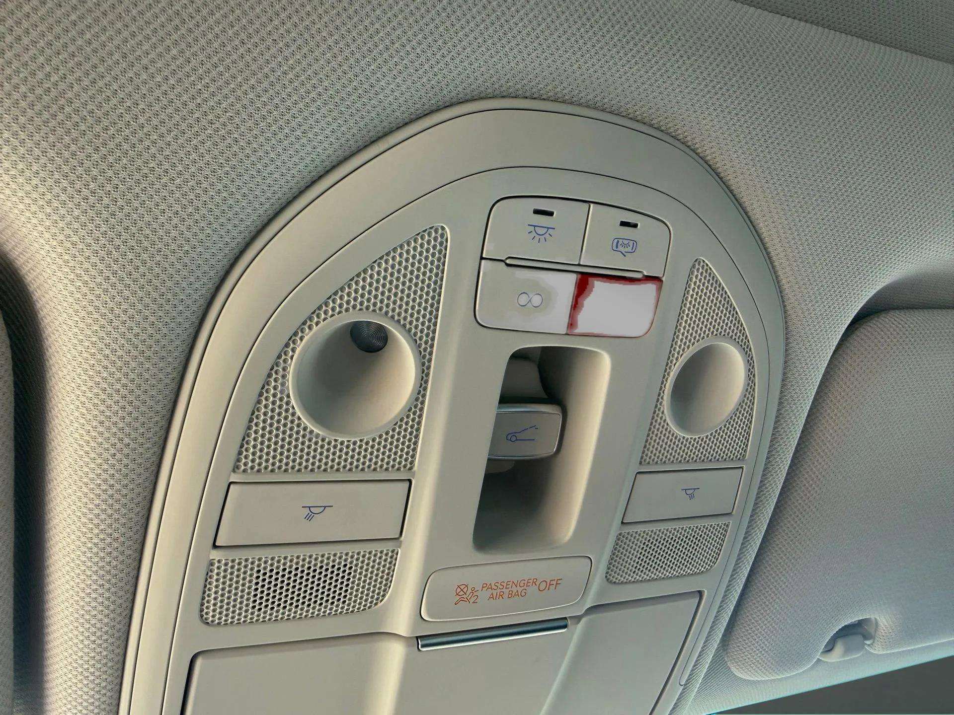 Used 2026 Genesis G70 2.5T Prestige image 37