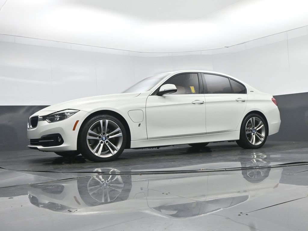 Used 2018 BMW 330e image 52