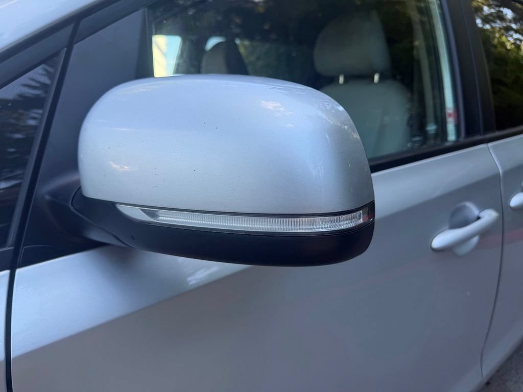 Used 2016 Kia Sedona LX w/ LX Convenience Package FWD image 6