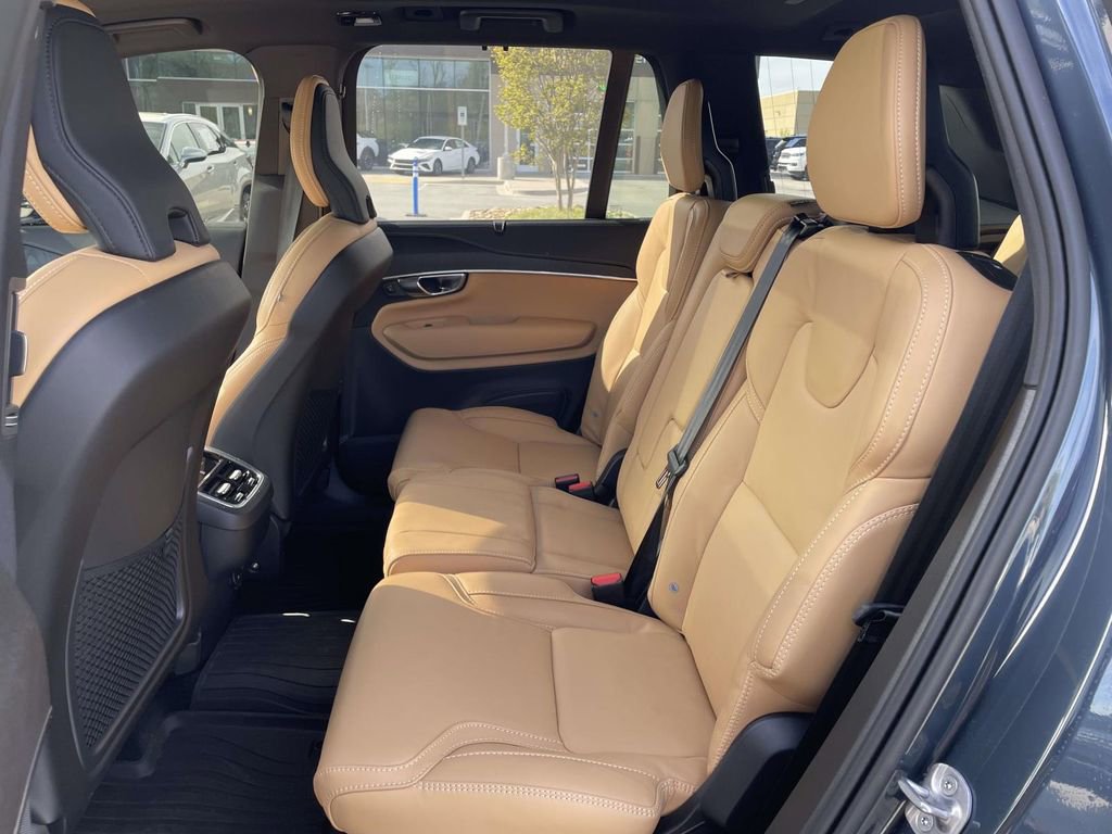Used 2025 Volvo XC90 B6 Ultra w/ Protection Package image 4