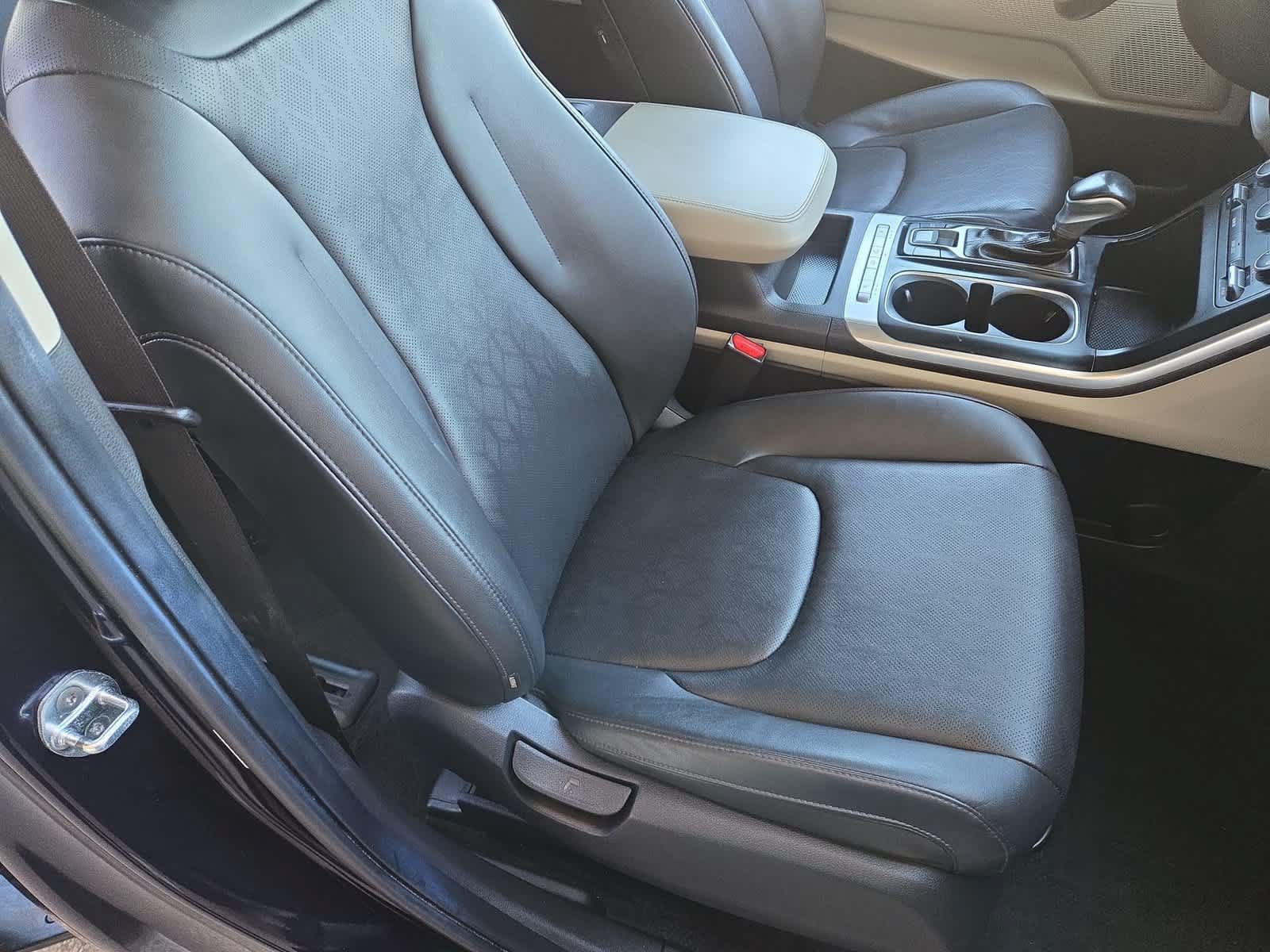 Used 2022 Kia Carnival LX FWD image 21
