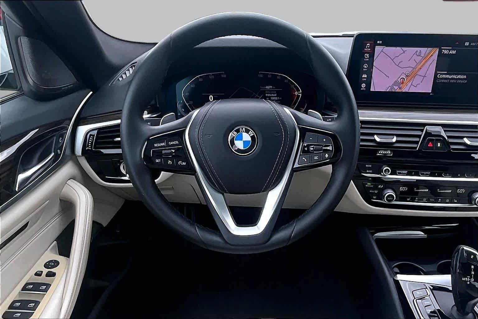 Used 2021 BMW 540i w/ Premium Package RWD image 5