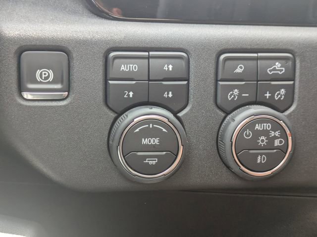 Used 2025 Chevrolet Silverado 1500 LTZ AWD/4WD image 22