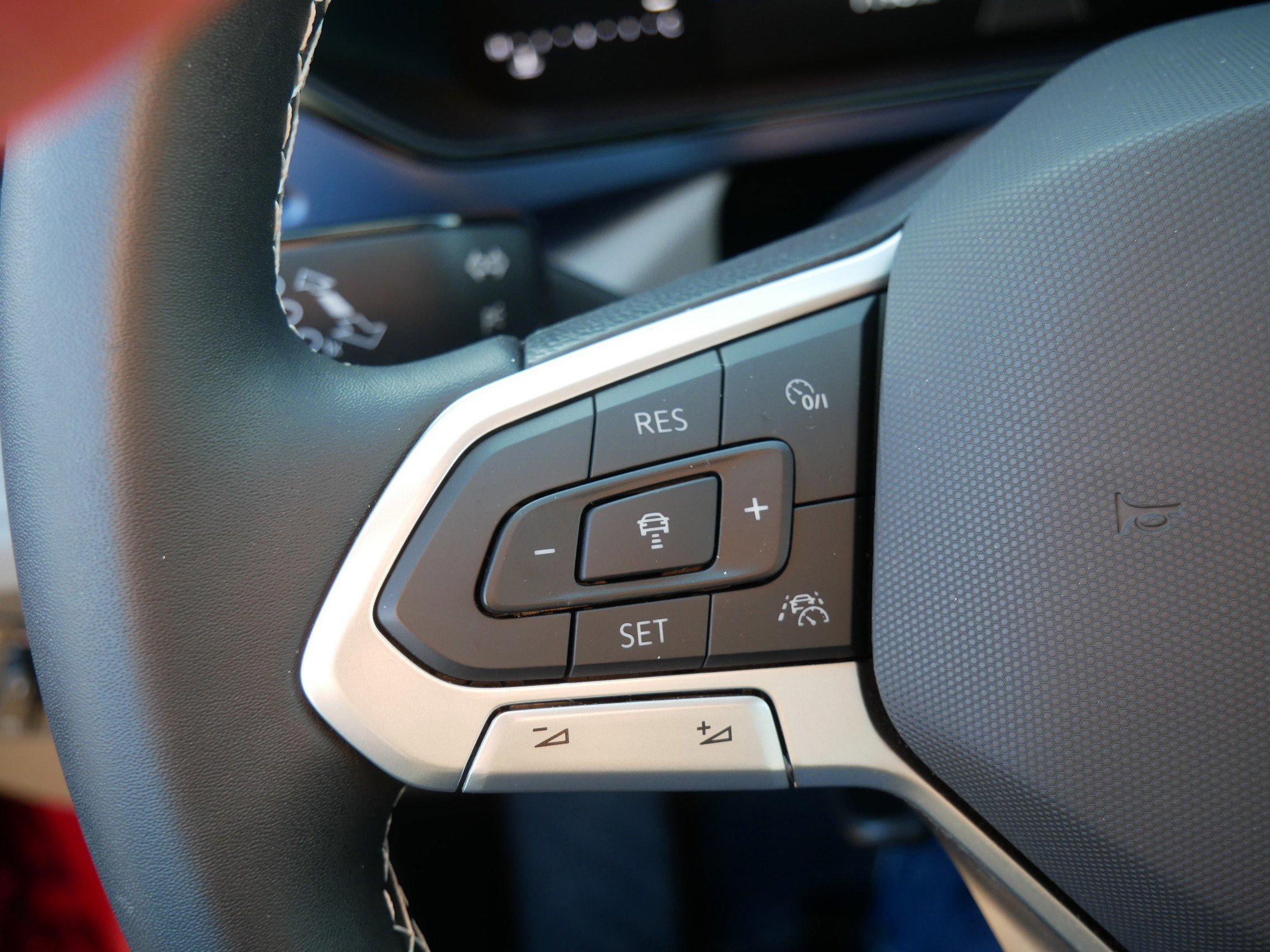 Used 2024 Volkswagen Taos SE image 29