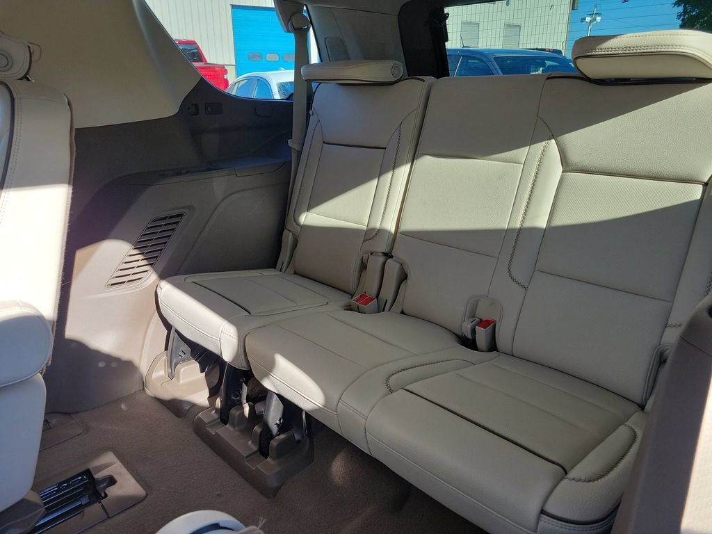 Used 2024 GMC Yukon Denali AWD/4WD image 17