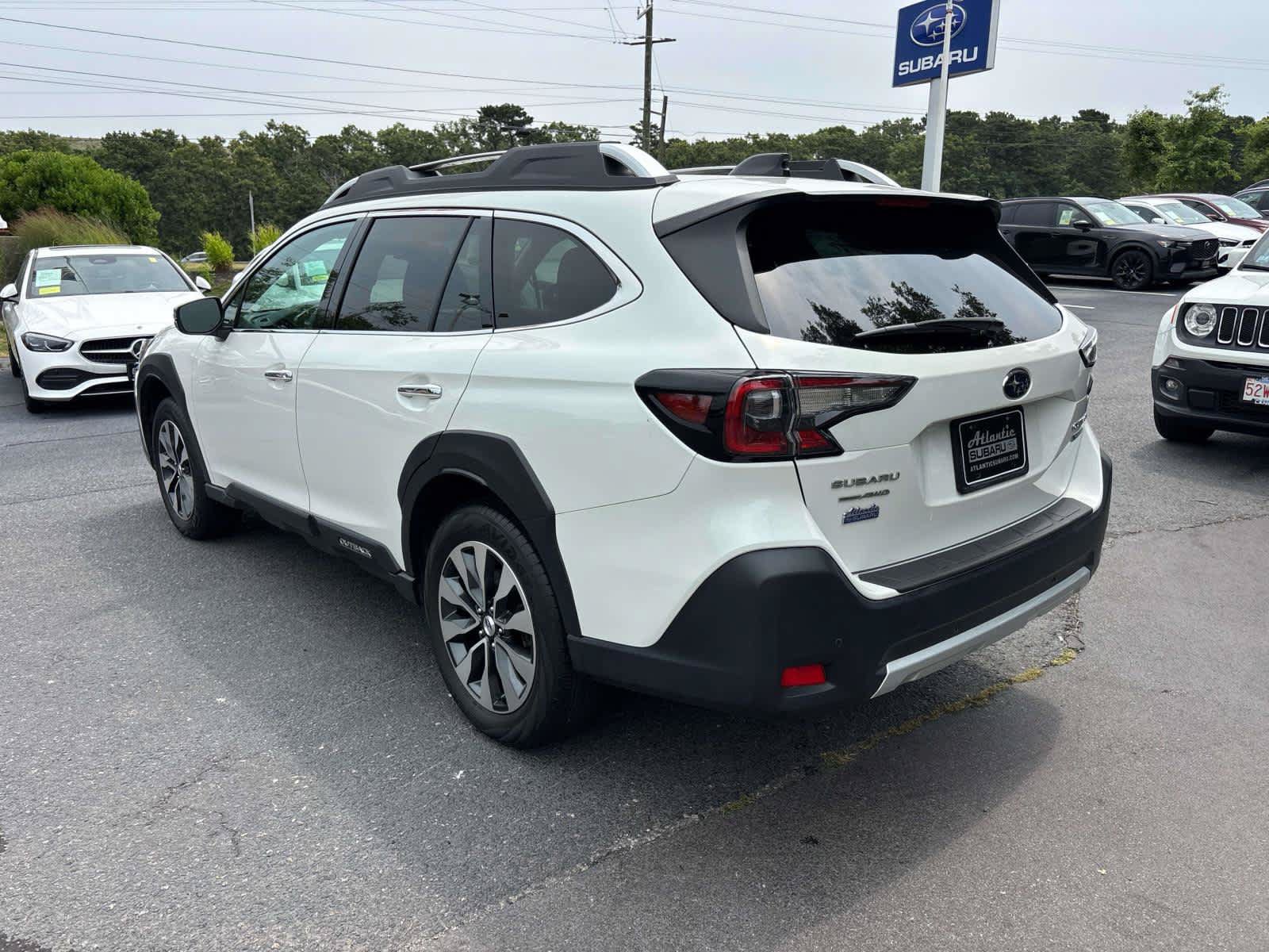 Used 2023 Subaru Outback Touring AWD/4WD image 5