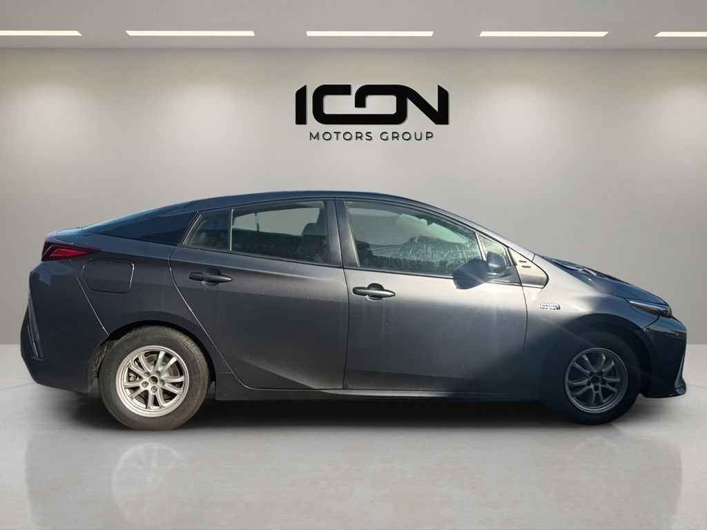 Used 2021 Toyota Prius Prime XLE FWD image 6