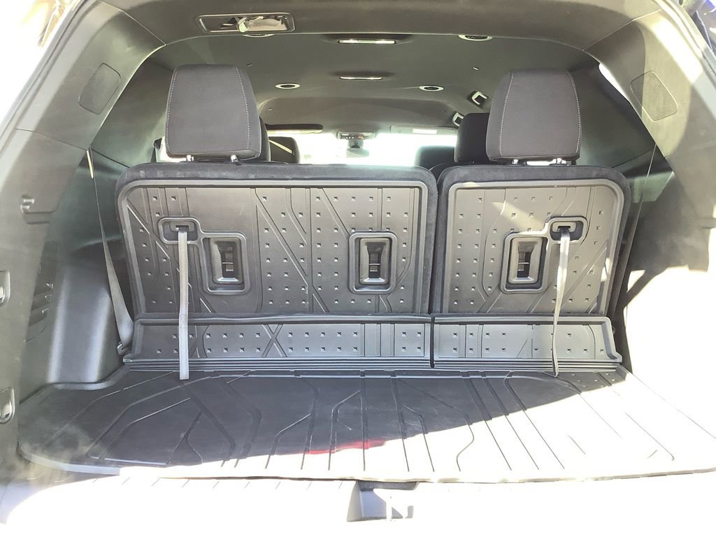 Used 2023 Chevrolet Traverse LT w/ LPO, Floor Liner Package image 25