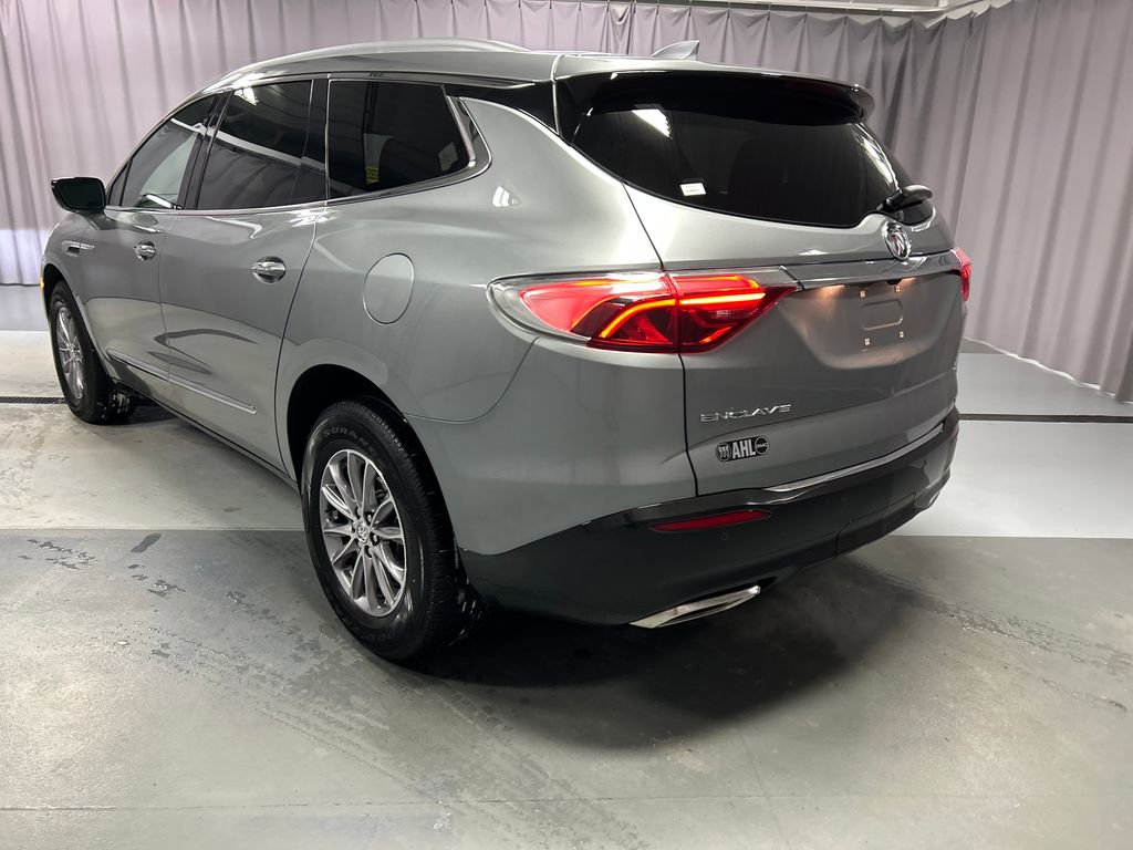 Used 2023 Buick Enclave Essence image 5