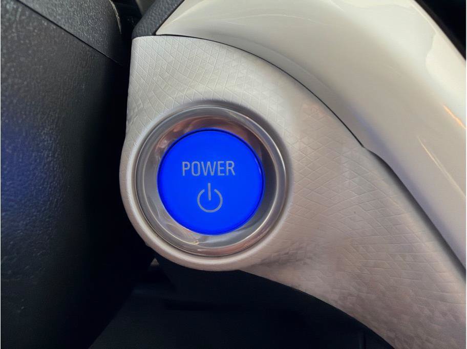 Used 2018 Chevrolet Bolt Premier w/ Driver Confidence II Package FWD image 19