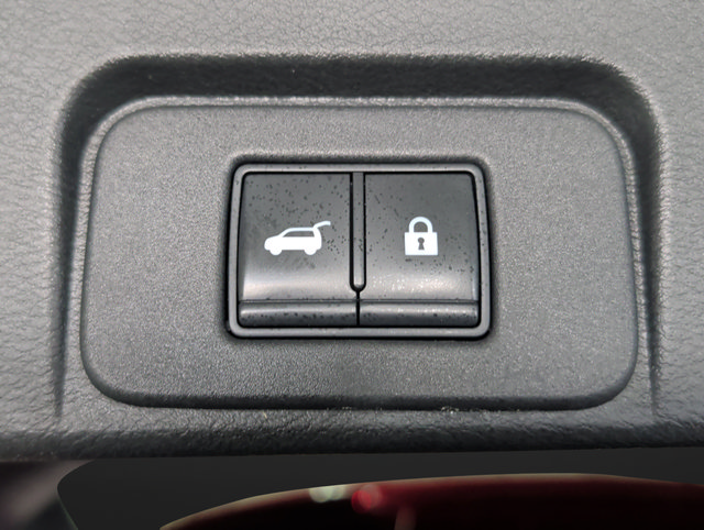 Used 2021 Nissan Rogue Platinum AWD/4WD image 17