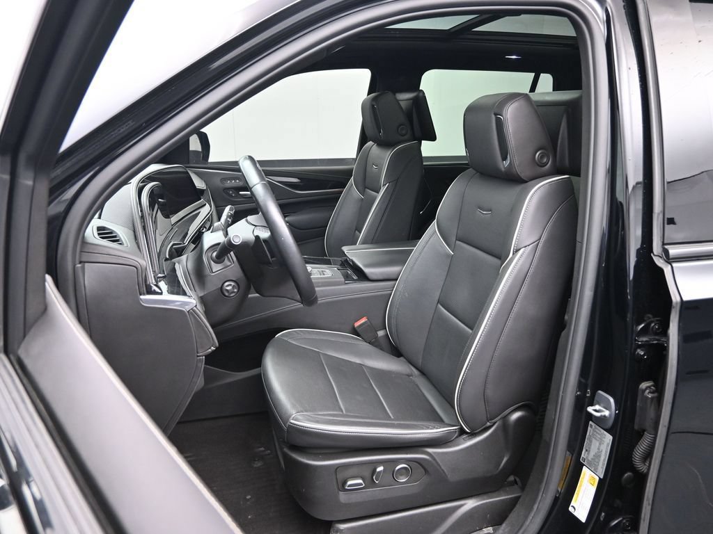 Used 2023 Cadillac Escalade Sport w/ Touring Package AWD/4WD image 24