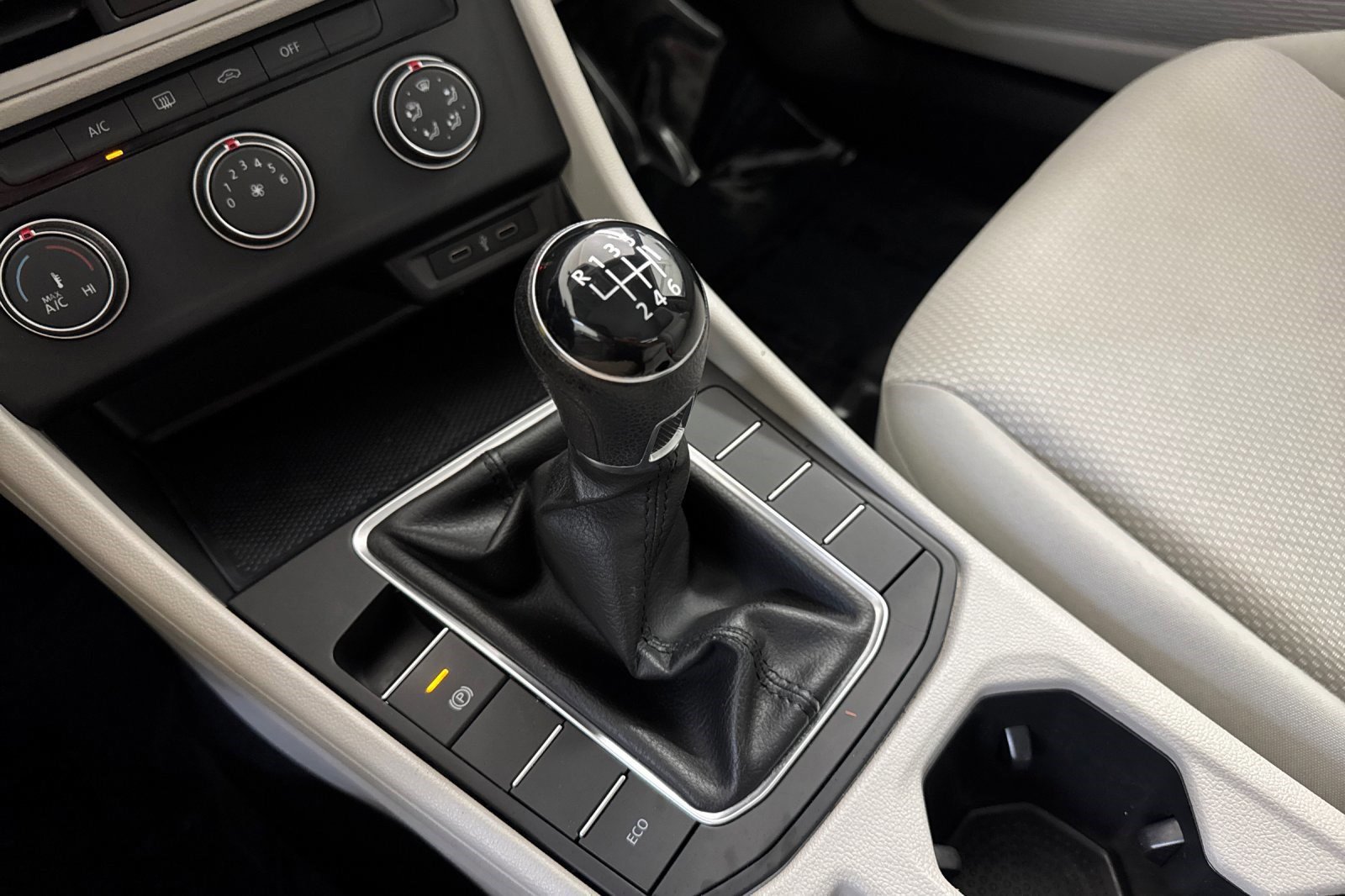 Used 2021 Volkswagen Jetta S w/ Driver Assistance Package image 17