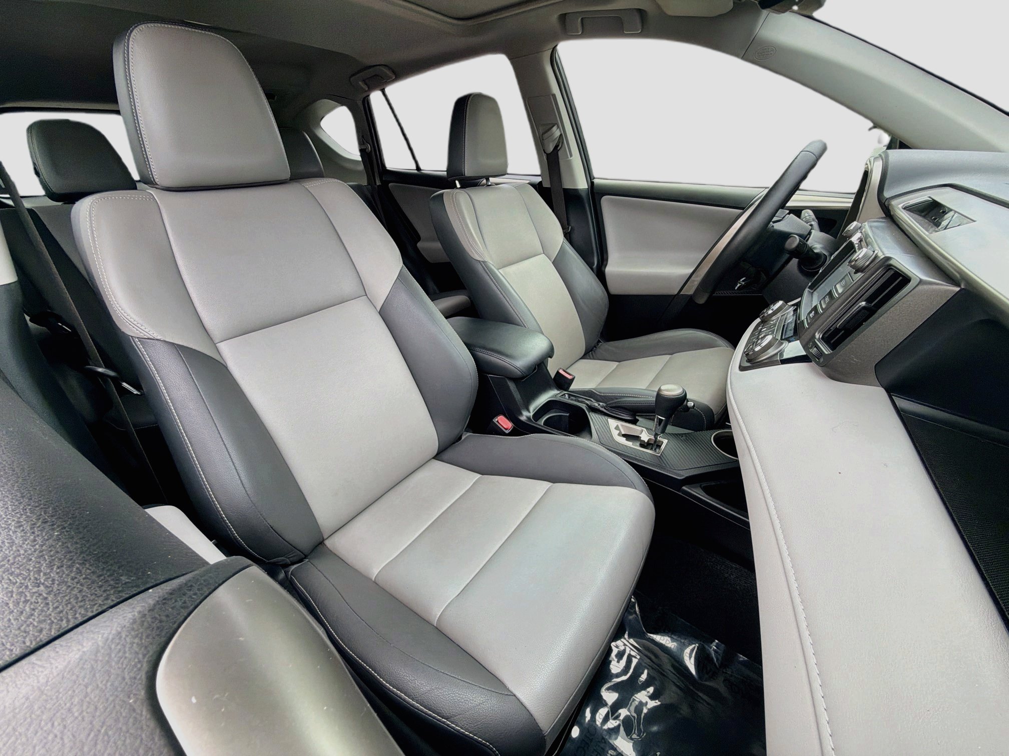 Used 2015 Toyota RAV4 Limited AWD/4WD image 15