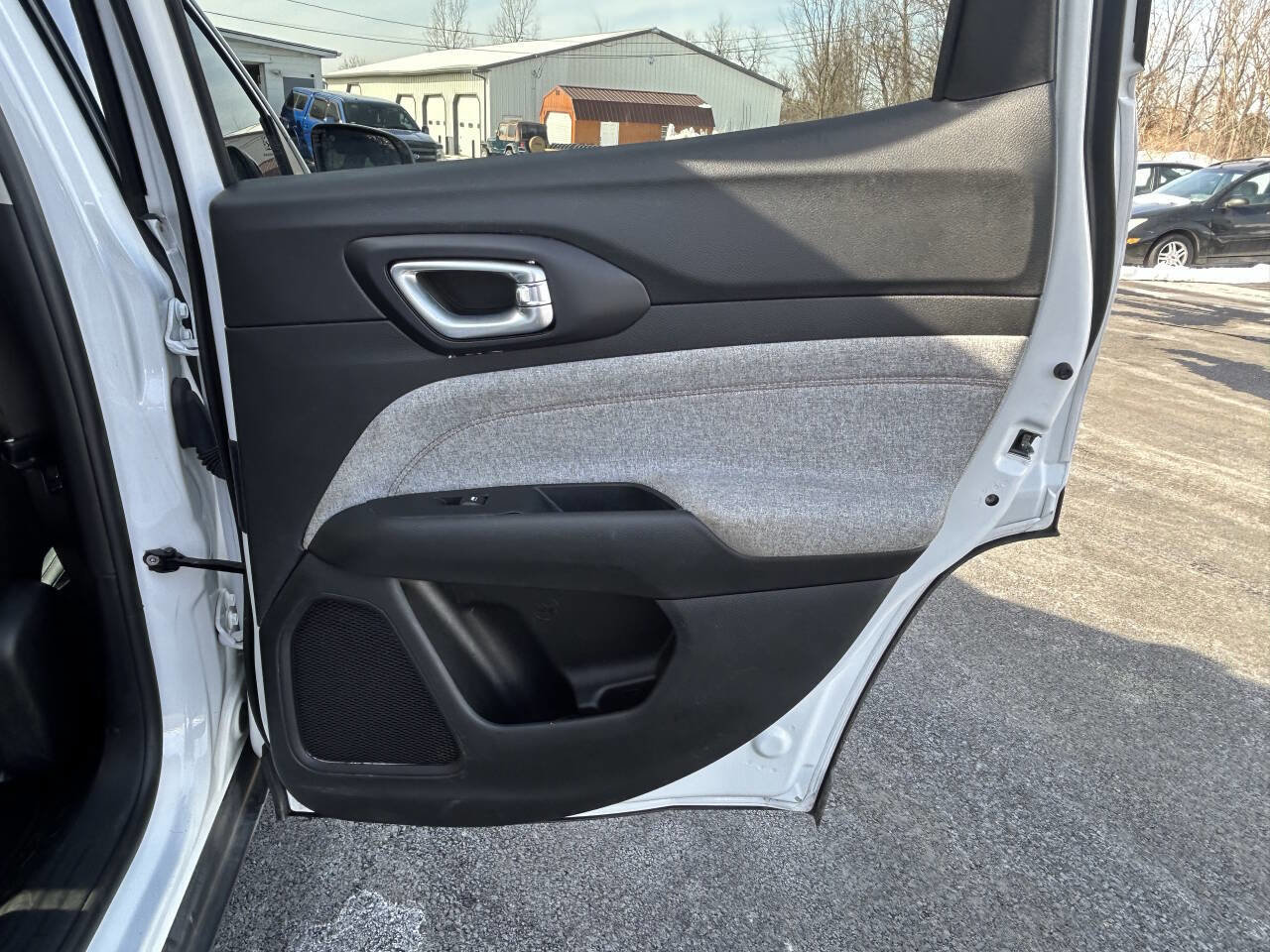 Used 2022 Jeep Compass Latitude image 15