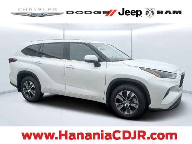 Used 2024 Toyota Highlander XLE