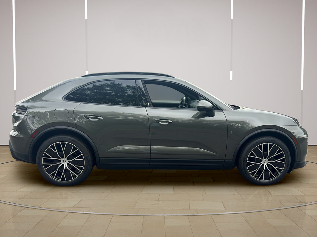 New 2026 Porsche Macan 4 Electric AWD/4WD image 8